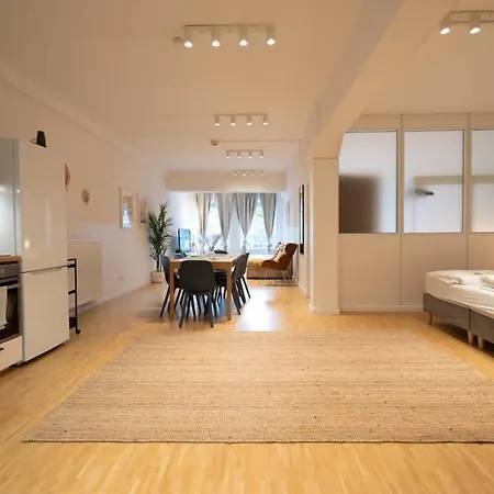 Hamburg City Center Apartment-2
